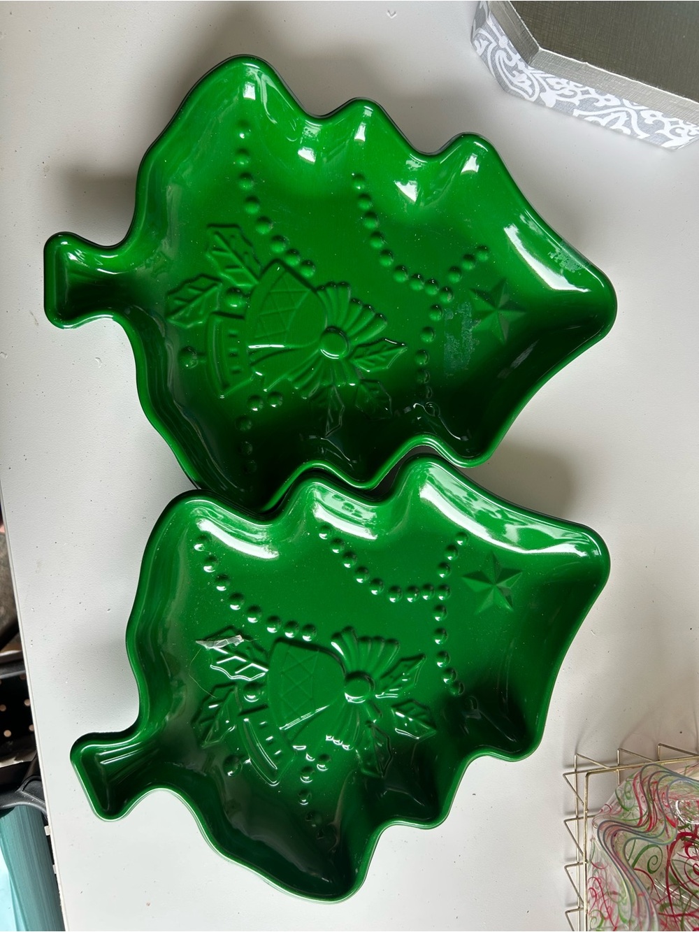 2 Set Green Holiday Tree Cookie Serving Dish - Picture 3 of 3